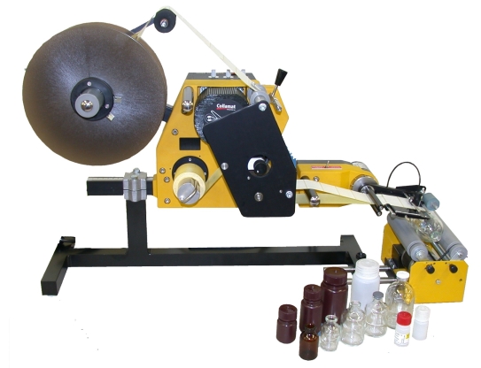 Collamat CP21 semi-automatic bottle labeller